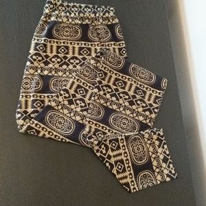 Agnes and Dora leggings